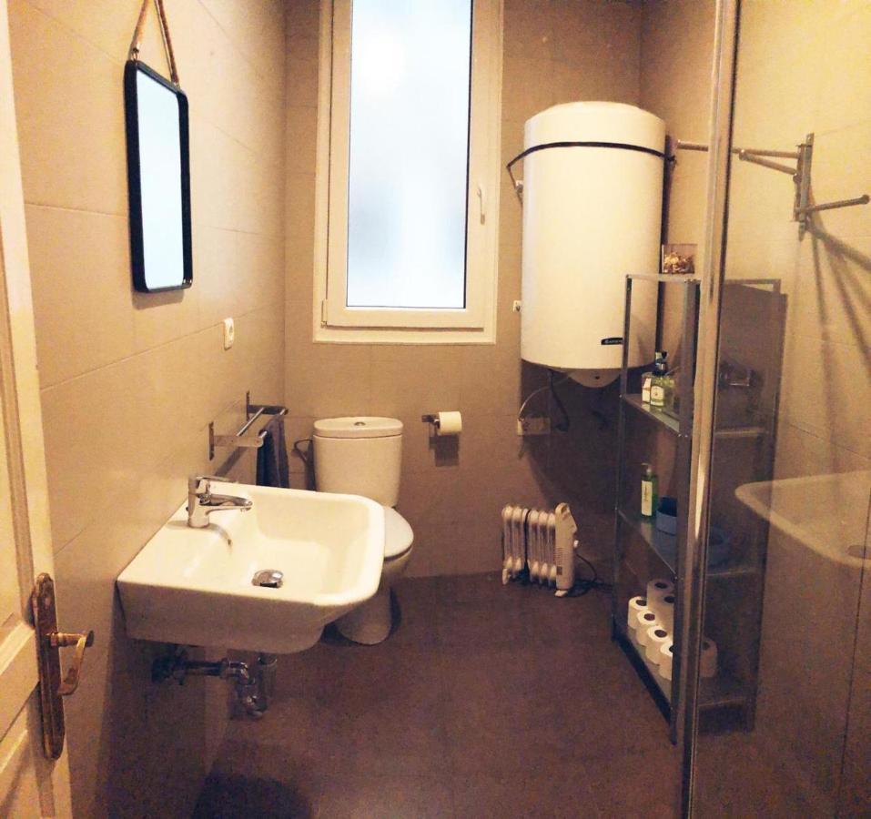 Vivienda Turistica Centrica Junto Al Museo Con Wifi Apartment Bilbao Bagian luar foto